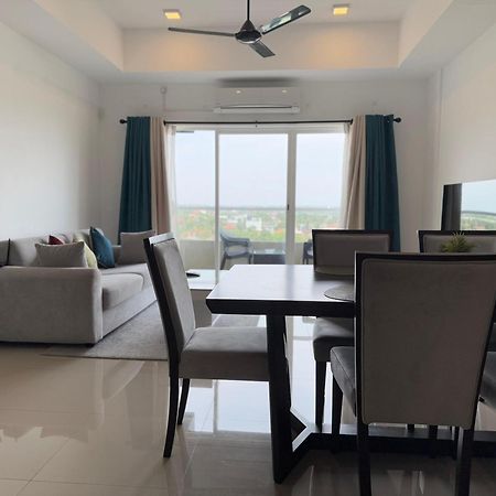 Ocean Breeze Negombo- Tidesend Luxury Beach Apartments Экстерьер фото