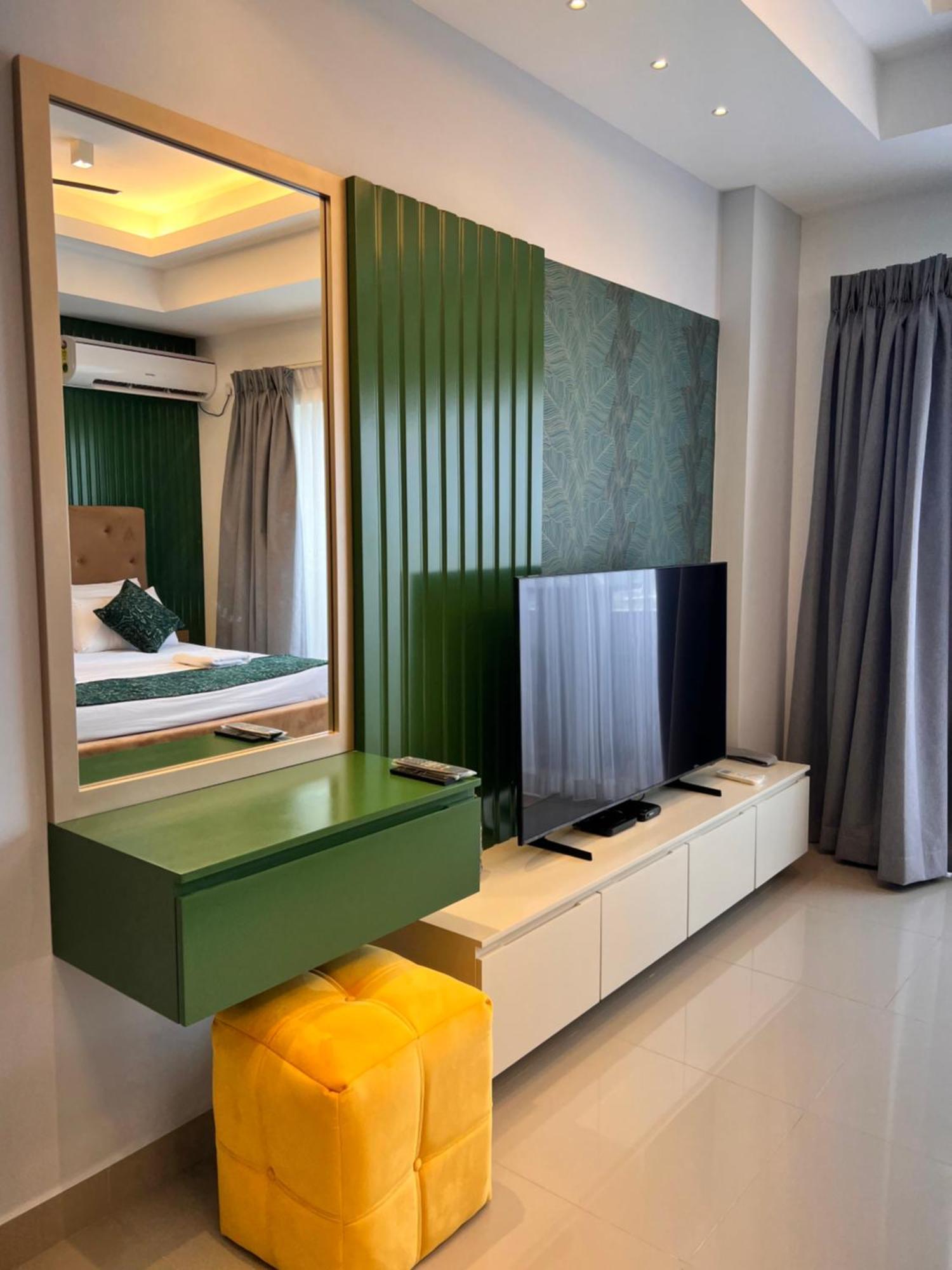 Ocean Breeze Negombo- Tidesend Luxury Beach Apartments Экстерьер фото