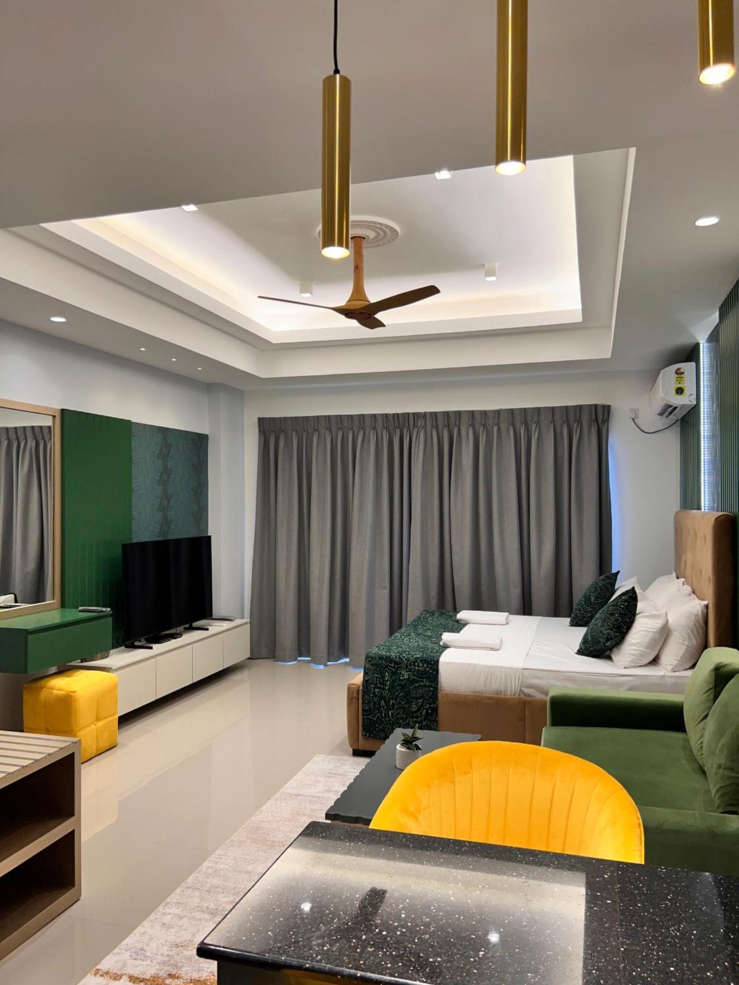 Ocean Breeze Negombo- Tidesend Luxury Beach Apartments Экстерьер фото