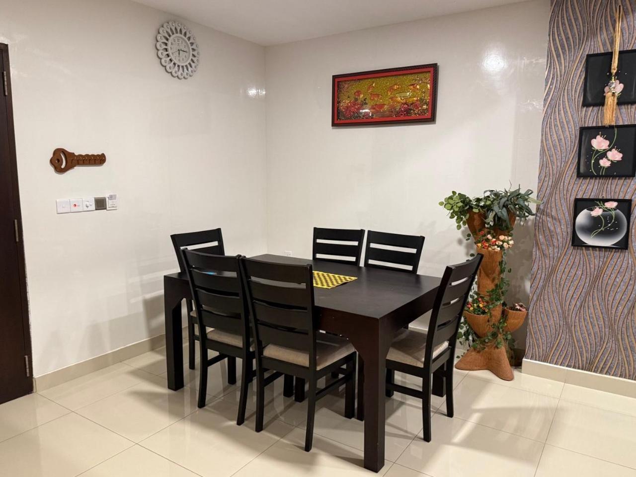 Ocean Breeze Negombo- Tidesend Luxury Beach Apartments Экстерьер фото