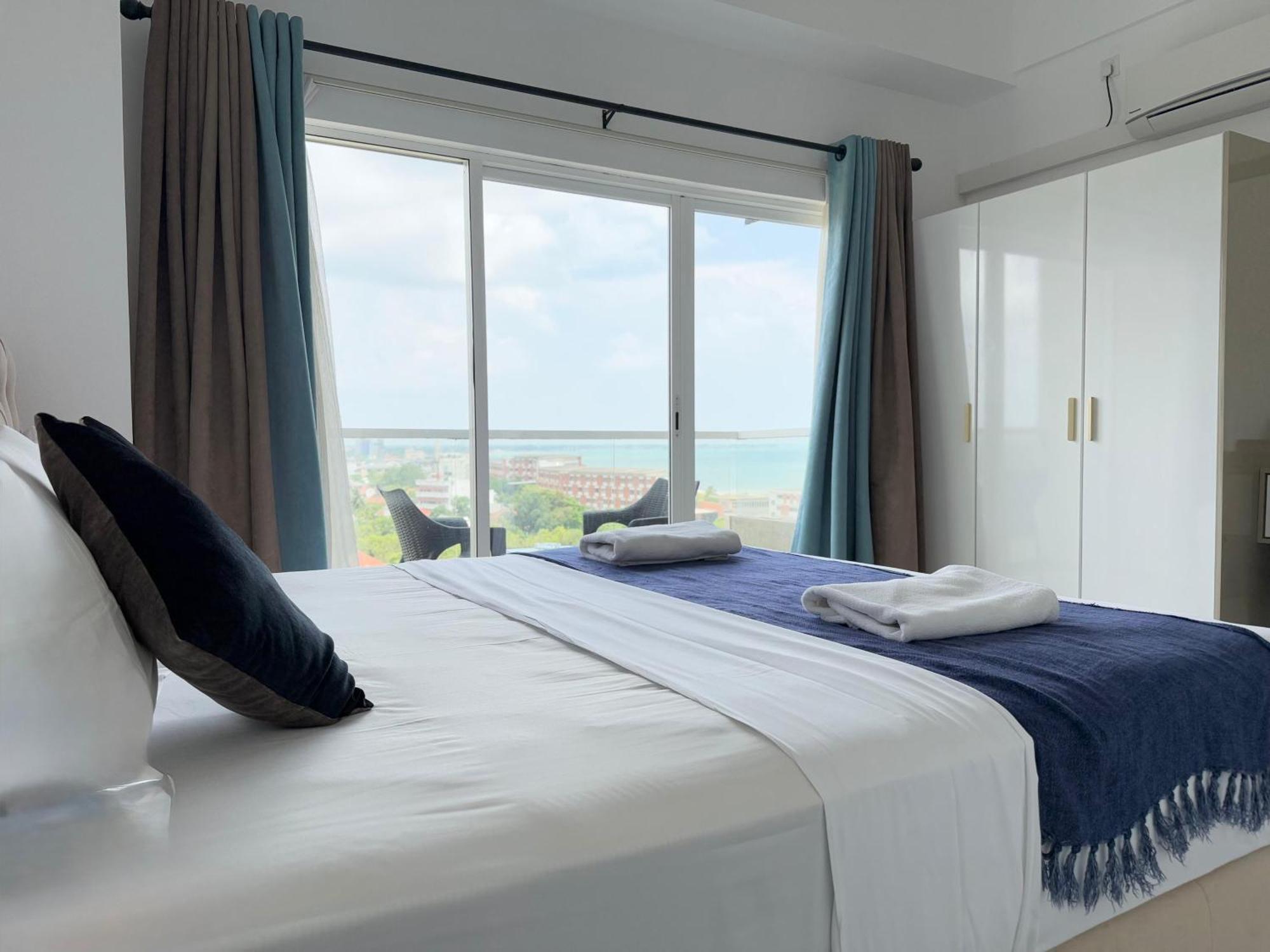 Ocean Breeze Negombo- Tidesend Luxury Beach Apartments Экстерьер фото