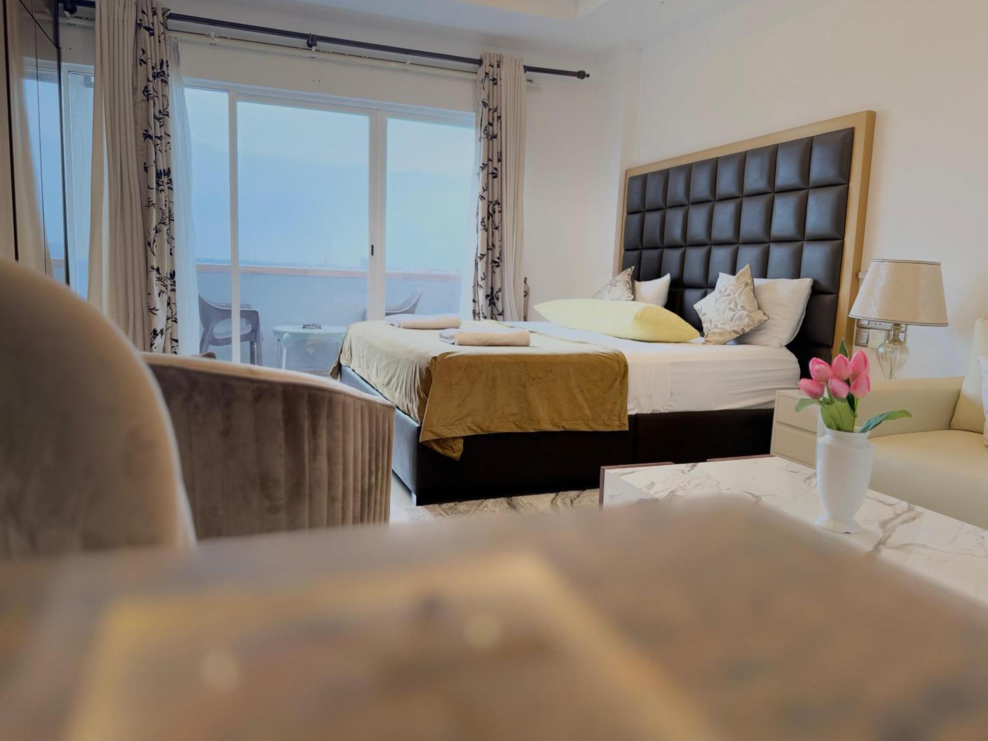 Ocean Breeze Negombo- Tidesend Luxury Beach Apartments Экстерьер фото
