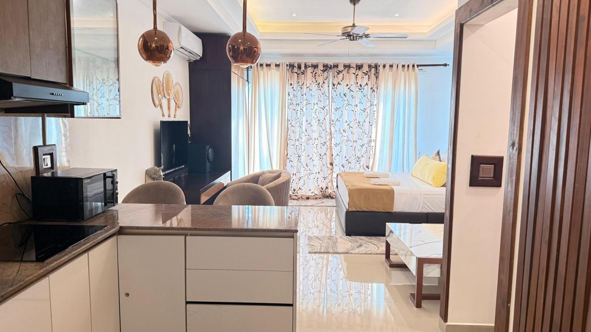 Ocean Breeze Negombo- Tidesend Luxury Beach Apartments Экстерьер фото