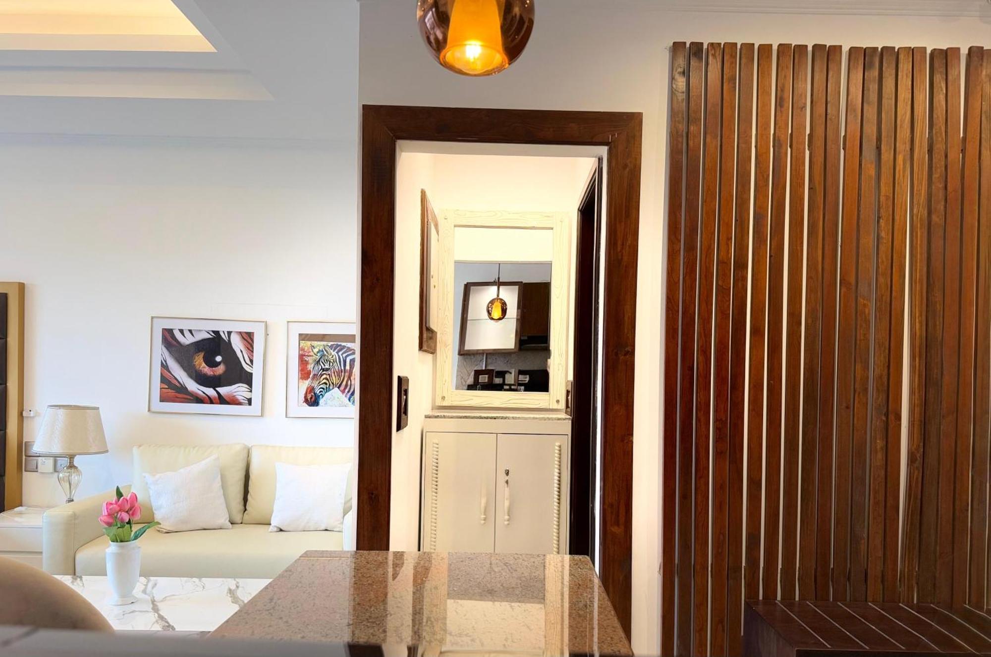 Ocean Breeze Negombo- Tidesend Luxury Beach Apartments Экстерьер фото
