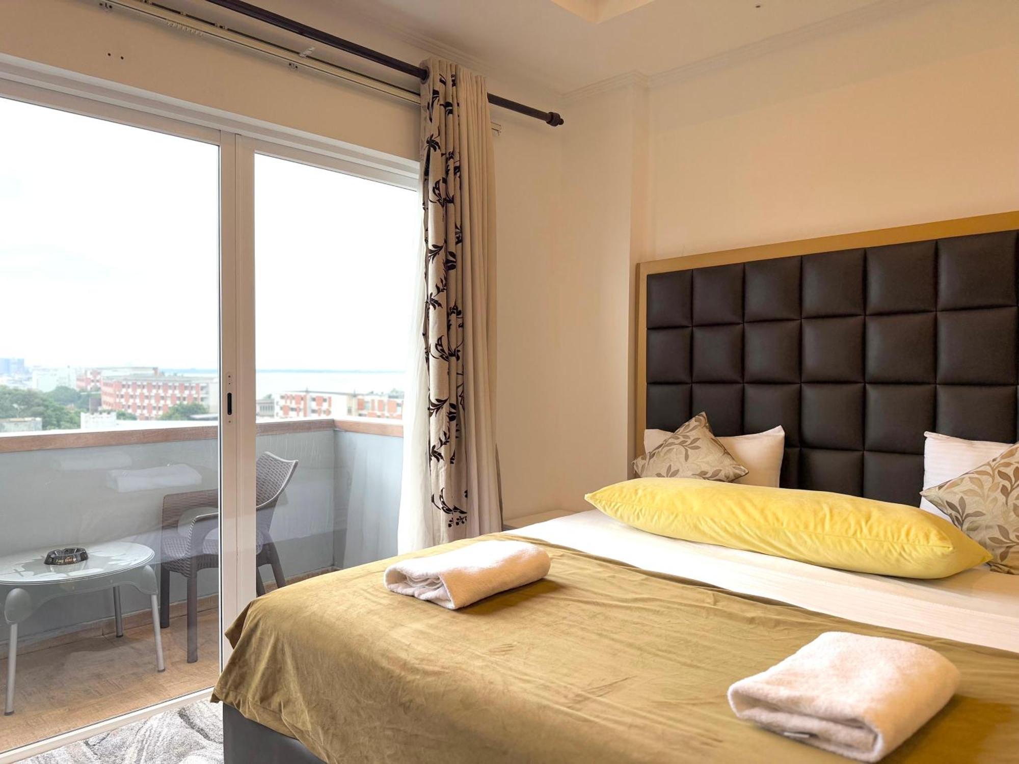 Ocean Breeze Negombo- Tidesend Luxury Beach Apartments Экстерьер фото